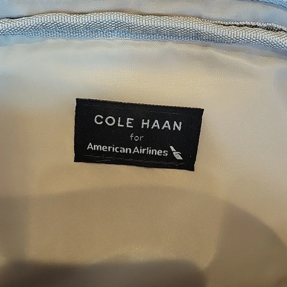NWOT Cole Haan Cosmetic Travel Bag Black Navy & Tan